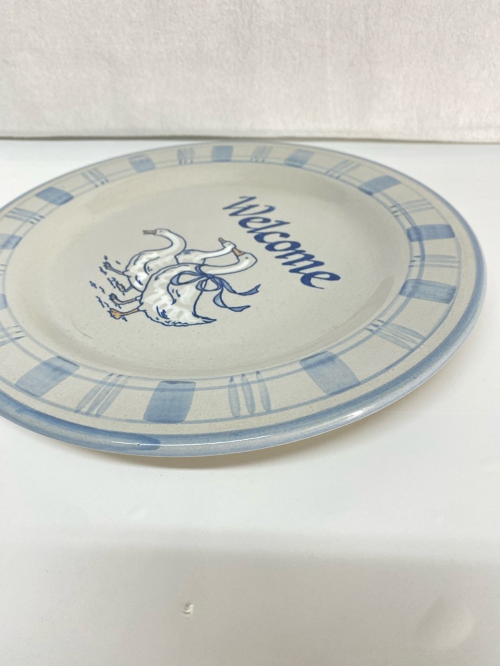 Vintage Louisville Stoneware Gaggle of Geese Welcome Dinner Plate Hand Painted - Picture 6 of 10